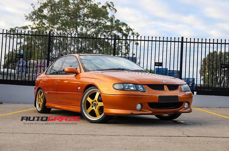 HOLDEN-COMMODORE-FR
